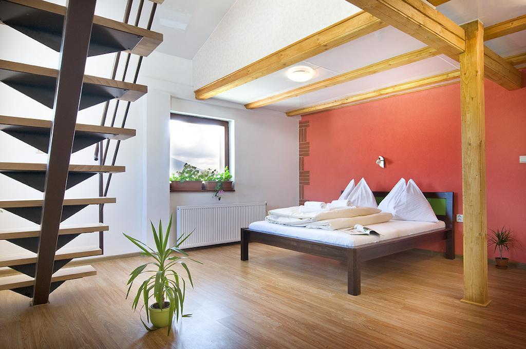 Penzion Rogalo Svit Chambre photo